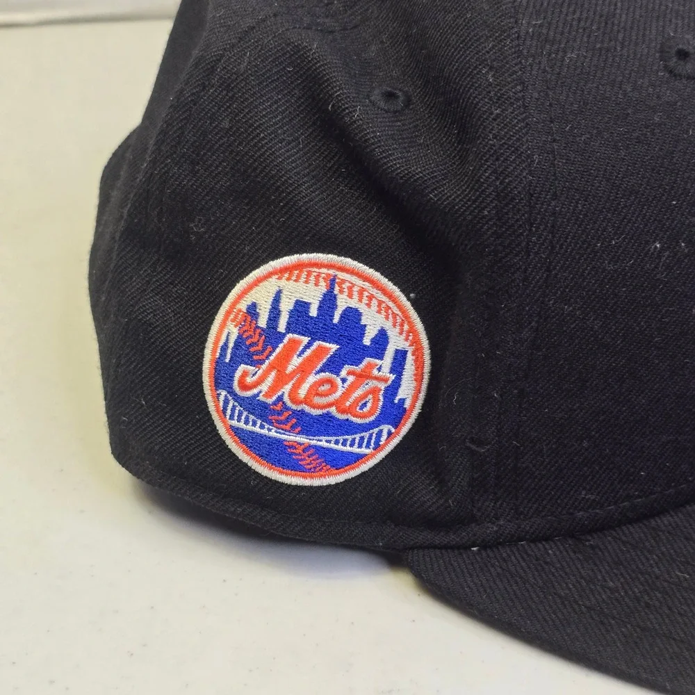 New Era Men's New York Mets 9FIFTY Snapback Hat OSFM Black MLB Side Patch Cap